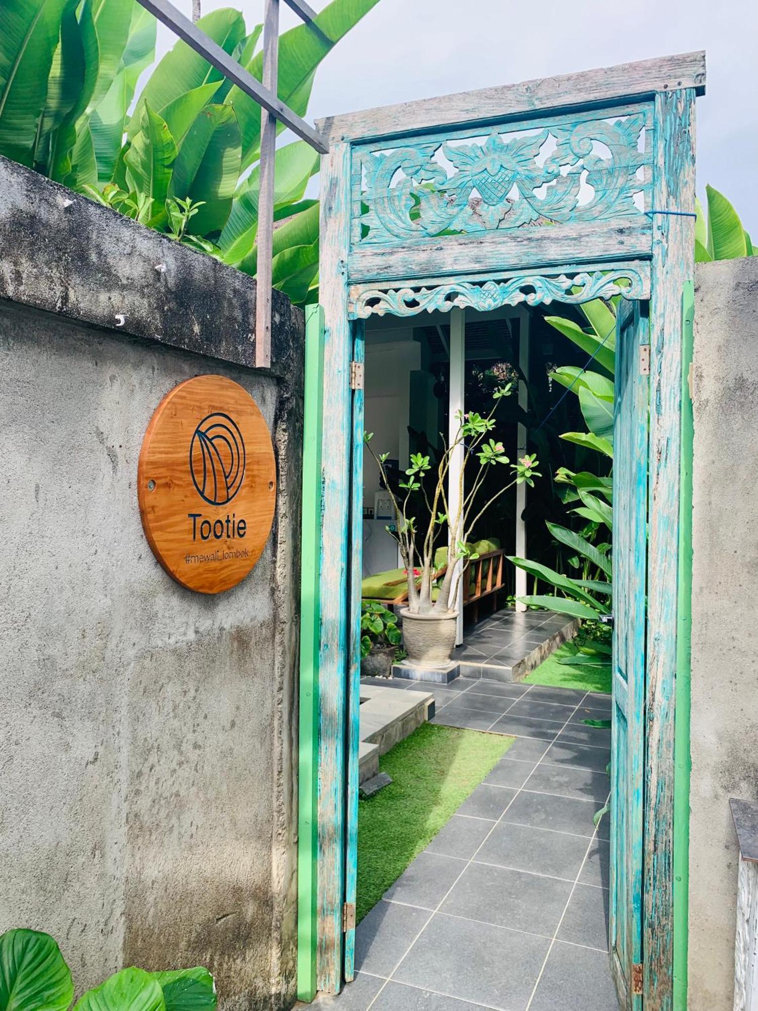 Mewali Villa'S Kuta  Exterior foto
